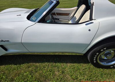 1976 White L82 Corvette Stingray Green And White Interior For Sale