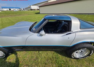 1981 Silver/Dark Blue C3 Corvette Automatic Blue Leather Int For Sale