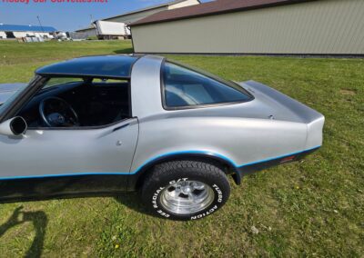 1981 Silver/Dark Blue C3 Corvette Automatic Blue Leather Int For Sale