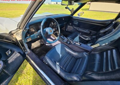 1981 Silver/Dark Blue C3 Corvette Automatic Blue Leather Int For Sale