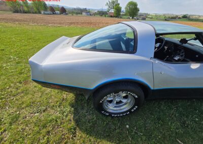 1981 Silver/Dark Blue C3 Corvette Automatic Blue Leather Int For Sale