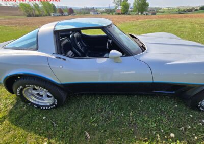 1981 Silver/Dark Blue C3 Corvette Automatic Blue Leather Int For Sale