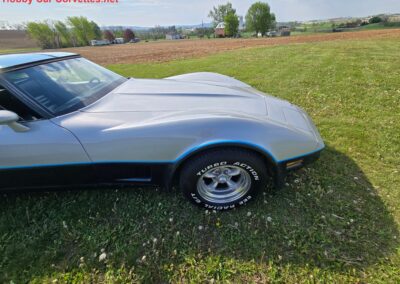 1981 Silver/Dark Blue C3 Corvette Automatic Blue Leather Int For Sale