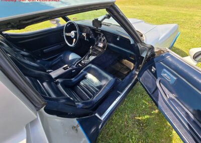 1981 Silver/Dark Blue C3 Corvette Automatic Blue Leather Int For Sale