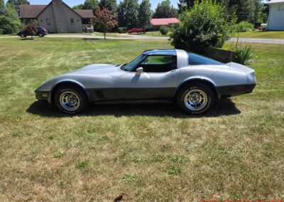 1981 Silver/Dark Blue C3 Corvette Blue Leather Int For Sale