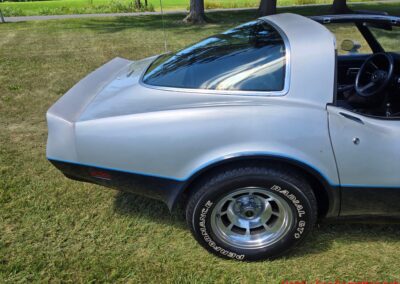 1981 Silver/Dark Blue C3 Corvette Blue Leather Int For Sale
