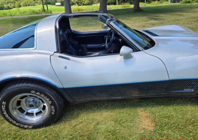 1981 Silver/Dark Blue C3 Corvette Blue Leather Int For Sale