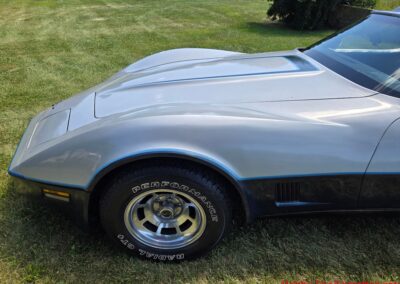 1981 Silver/Dark Blue C3 Corvette Blue Leather Int For Sale