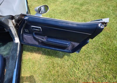 1981 Silver/Dark Blue C3 Corvette Blue Leather Int For Sale