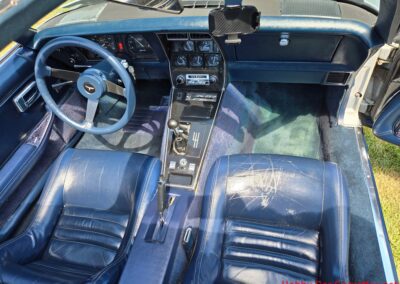1981 Silver/Dark Blue C3 Corvette Blue Leather Int For Sale