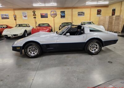 1981 Silver/Dark Blue C3 Corvette Blue Leather Int For Sale