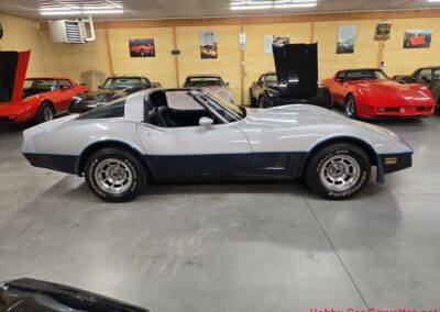 1981 Silver/Dark Blue C3 Corvette Blue Leather Int For Sale