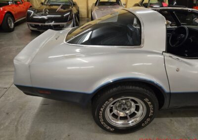 1981 Silver/Dark Blue C3 Corvette Blue Leather Int For Sale