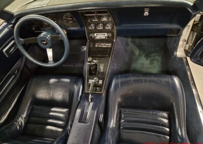 1981 Silver/Dark Blue C3 Corvette Blue Leather Int For Sale