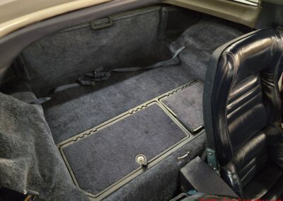1981 Silver/Dark Blue C3 Corvette Blue Leather Int For Sale