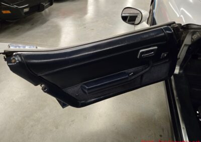 1981 Silver/Dark Blue C3 Corvette Blue Leather Int For Sale