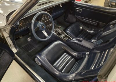 1981 Silver/Dark Blue C3 Corvette Blue Leather Int For Sale