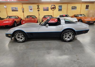 1981 Silver/Dark Blue C3 Corvette Automatic Blue Leather Int For Sale