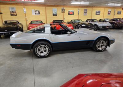 1981 Silver/Dark Blue C3 Corvette Automatic Blue Leather Int For Sale