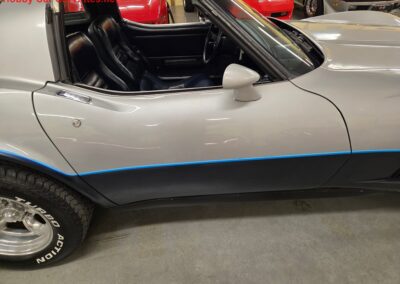 1981 Silver/Dark Blue C3 Corvette Automatic Blue Leather Int For Sale