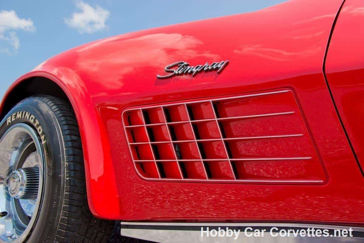Red car
